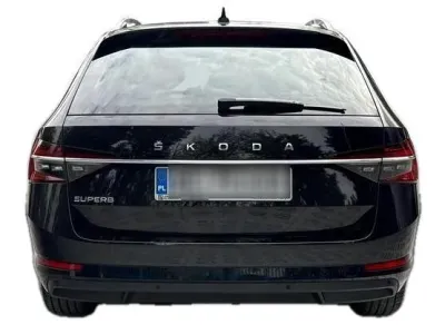 CZARNY KOMBI SKODA SUPERB z 2022 r., DIESEL, skrzynia biegów AUTOMATYCZNA 150KM, zdjęcie 10 z 19