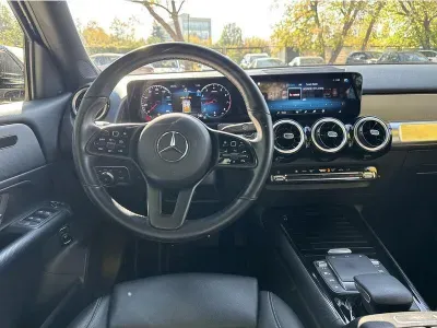 CZARNY SUV MERCEDES CLASE GLB z 2022 r., BENZYNA, skrzynia biegów AUTOMATYCZNA 163KM, zdjęcie 3 z 18