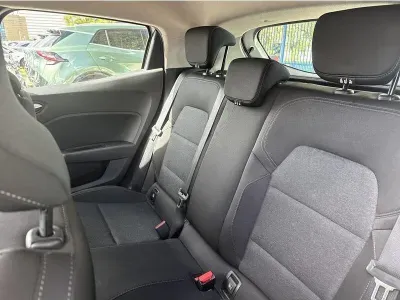 SZARY HATCHBACK RENAULT CLIO z 2022 r., BENZYNA, skrzynia biegów MANUALNA 90KM, zdjęcie 7 z 19