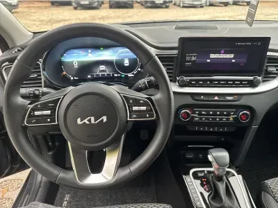 SZARY SUV KIA XCEED z 2024 r., HYBRYDA/BENZYNA, skrzynia biegów AUTOMATYCZNA 141KM, zdjęcie 3 z 19