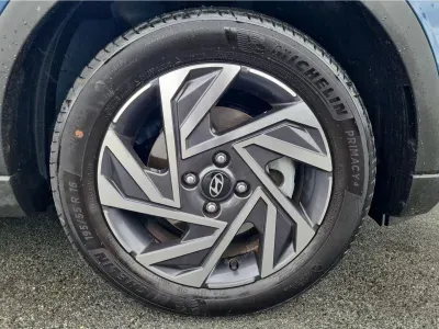 NIEBIESKI SUV HYUNDAI BAYON z 2026 r., BENZYNA, skrzynia biegów MANUALNA 90KM, zdjęcie 17 z 17