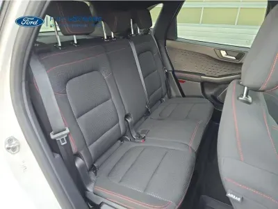 BIAŁY SUV FORD KUGA z 2020 r., BENZYNA, skrzynia biegów MANUALNA 110KM, zdjęcie 11 z 28