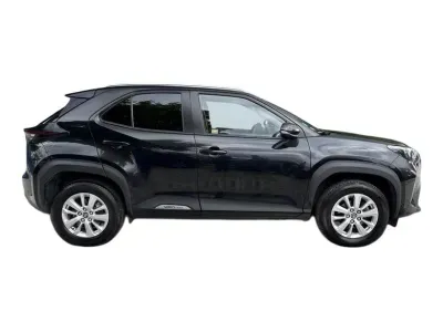 CZARNY SUV TOYOTA YARIS-CROSS z 2022 r., HYBRYDA/BENZYNA, skrzynia biegów AUTOMATYCZNA 116KM, zdjęcie 18 z 19