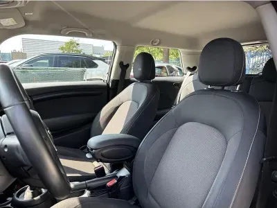 SZARY HATCHBACK MINI MINI z 2021 r., BENZYNA, skrzynia biegów AUTOMATYCZNA 102KM, zdjęcie 15 z 19