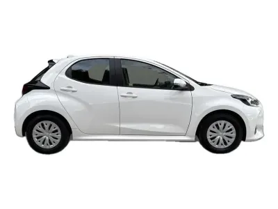 BIAŁY HATCHBACK TOYOTA YARIS z 2024 r., HYBRYDA/BENZYNA, skrzynia biegów AUTOMATYCZNA 116KM, zdjęcie 8 z 17