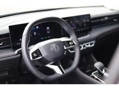 SREBRNY SUV MG HS z 2025 r., HYBRYDA/BENZYNA, skrzynia biegów AUTOMATYCZNA 272KM, zdjęcie 8 z 8