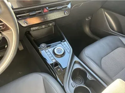ZIELONY SUV KIA NIRO z 2022 r., HYBRYDA/BENZYNA, skrzynia biegów AUTOMATYCZNA 184KM, zdjęcie 9 z 18