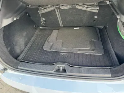 NIEBIESKI SUV VOLVO EX30 z 2024 r., ELEKTRYCZNY, skrzynia biegów AUTOMATYCZNA 200KM, zdjęcie 6 z 18