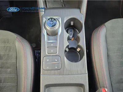 SZARY SUV FORD KUGA z 2024 r., HYBRYDA/BENZYNA, skrzynia biegów AUTOMATYCZNA 112KM, zdjęcie 10 z 28