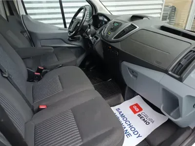 BIAŁY VAN FORD TRANSIT KOMBI z 2018 r., DIESEL, skrzynia biegów MANUALNA 130KM, zdjęcie 17 z 18