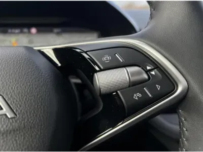 POMARAŃCZOWY HATCHBACK SKODA FABIA z 2025 r., BENZYNA, skrzynia biegów MANUALNA 116KM, zdjęcie 3 z 16
