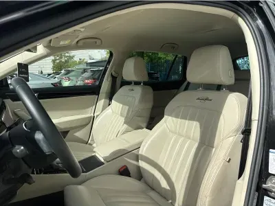 CZARNY KOMBI SKODA SUPERB z 2022 r., BENZYNA, skrzynia biegów AUTOMATYCZNA 190KM, zdjęcie 10 z 19