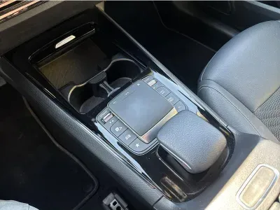 CZARNY SUV MERCEDES CLASE GLB z 2022 r., BENZYNA, skrzynia biegów AUTOMATYCZNA 163KM, zdjęcie 13 z 18