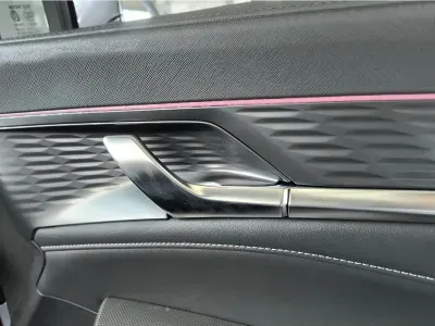 SZARY SUV MG S9 z 2026 r., HYBRYDA/BENZYNA, skrzynia biegów AUTOMATYCZNA 299KM, zdjęcie 16 z 19