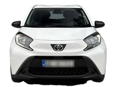 BIAŁY SUV TOYOTA AYGO X z 2022 r., BENZYNA, skrzynia biegów AUTOMATYCZNA 72KM, zdjęcie 4 z 19