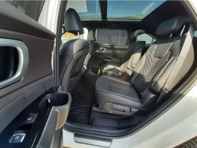 BIAŁY SUV KIA SORENTO z 2024 r., HYBRYDA/BENZYNA, skrzynia biegów AUTOMATYCZNA 159KM, zdjęcie 22 z 32
