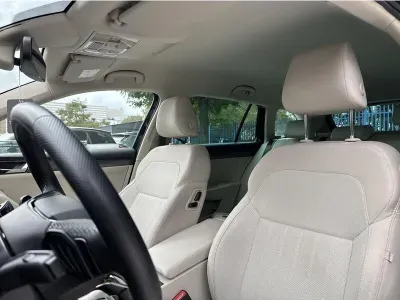 CZARNY KOMBI SKODA SUPERB z 2022 r., DIESEL, skrzynia biegów AUTOMATYCZNA 150KM, zdjęcie 16 z 19