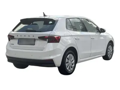 BIAŁY HATCHBACK SKODA FABIA z 2023 r., BENZYNA, skrzynia biegów MANUALNA 110KM, zdjęcie 9 z 19