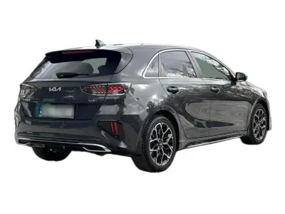 CZARNY HATCHBACK KIA CEED z 2022 r., BENZYNA, skrzynia biegów AUTOMATYCZNA 160KM, zdjęcie 6 z 19