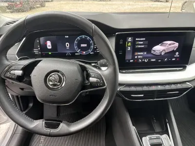 SREBRNY HATCHBACK SKODA OCTAVIA z 2022 r., BENZYNA, skrzynia biegów AUTOMATYCZNA 190KM, zdjęcie 5 z 19