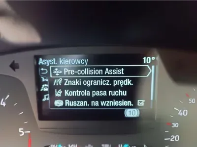 CZARNY KOMBI FORD FOCUS TURNIER z 2021 r., DIESEL, skrzynia biegów MANUALNA 120KM, zdjęcie 5 z 15