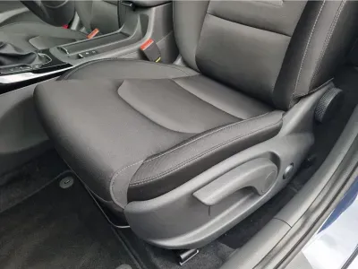 NIEBIESKI HATCHBACK HYUNDAI I30 z 2026 r., BENZYNA, skrzynia biegów AUTOMATYCZNA 150KM, zdjęcie 9 z 15