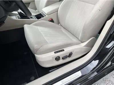 CZARNY KOMBI SKODA SUPERB z 2022 r., DIESEL, skrzynia biegów AUTOMATYCZNA 150KM, zdjęcie 11 z 19