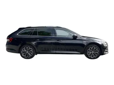 CZARNY KOMBI SKODA SUPERB z 2022 r., BENZYNA, skrzynia biegów AUTOMATYCZNA 190KM, zdjęcie 4 z 19
