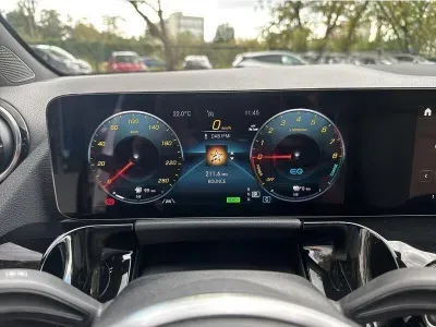 BIAŁY SUV MERCEDES GLA z 2023 r., HYBRYDA/BENZYNA, skrzynia biegów AUTOMATYCZNA 218KM, zdjęcie 18 z 18