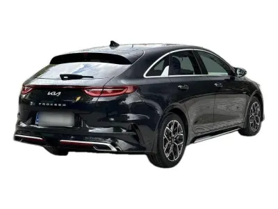 CZARNY KOMBI KIA PROCEED z 2023 r., BENZYNA, skrzynia biegów AUTOMATYCZNA 160KM, zdjęcie 11 z 19