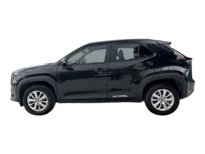 CZARNY SUV TOYOTA YARIS-CROSS z 2022 r., HYBRYDA/BENZYNA, skrzynia biegów AUTOMATYCZNA 116KM, zdjęcie 11 z 19