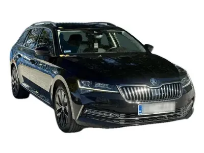 CZARNY KOMBI SKODA SUPERB z 2022 r., DIESEL, skrzynia biegów AUTOMATYCZNA 150KM, zdjęcie 13 z 19