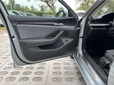 SREBRNY KOMBI SKODA SUPERB COMBI z 2025 r., BENZYNA, skrzynia biegów AUTOMATYCZNA 150KM, zdjęcie 6 z 19