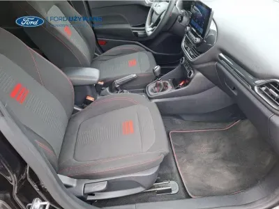CZARNY HATCHBACK FORD FIESTA z 2023 r., BENZYNA, skrzynia biegów MANUALNA 74KM, zdjęcie 17 z 27
