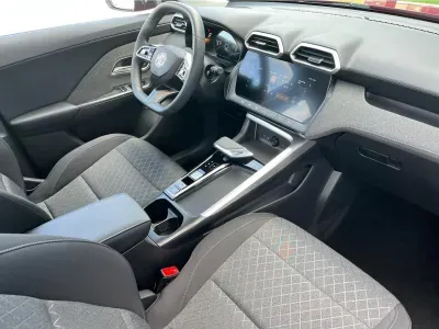 CZERWONY HATCHBACK MG ZS z 2026 r., HYBRYDA/BENZYNA, skrzynia biegów AUTOMATYCZNA 197KM, zdjęcie 5 z 15