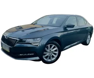 SZARY SEDAN SKODA SUPERB III z 2021 r., BENZYNA, skrzynia biegów AUTOMATYCZNA 150KM, zdjęcie główne