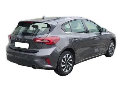 SZARY HATCHBACK FORD FOCUS z 2023 r., HYBRYDA/BENZYNA, skrzynia biegów MANUALNA 92KM, zdjęcie 14 z 29