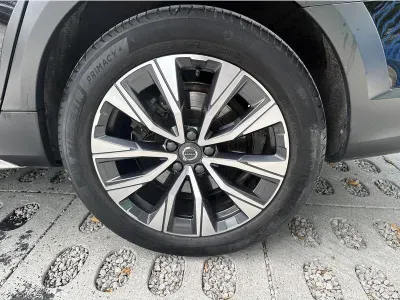CZARNY KOMBI VOLVO V90 CROSS COUNTRY z 2023 r., DIESEL, skrzynia biegów AUTOMATYCZNA 197KM, zdjęcie 19 z 19