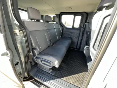 SZARY VAN KIA PV5 z 2025 r., ELEKTRYCZNY, skrzynia biegów AUTOMATYCZNA 163KM, zdjęcie 2 z 19
