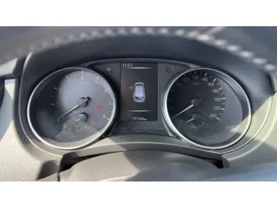 CZARNY SUV NISSAN QASHQAI z 2018 r., BENZYNA, skrzynia biegów MANUALNA 116KM, zdjęcie 5 z 11
