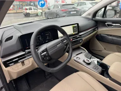 SZARY SUV KIA SPORTAGE z 2026 r., HYBRYDA/BENZYNA, skrzynia biegów AUTOMATYCZNA 176KM, zdjęcie 4 z 25
