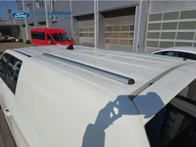 BIAŁY SUV SSANGYONG MUSSO z 2022 r., DIESEL, skrzynia biegów MANUALNA 148KM, zdjęcie 17 z 27