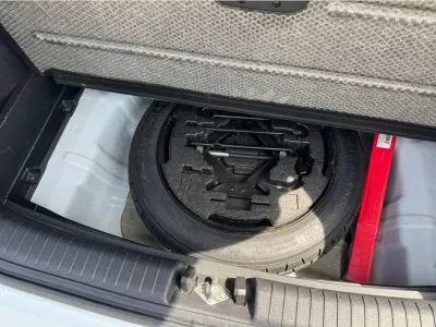 BIAŁY HATCHBACK KIA CEED z 2023 r., BENZYNA, skrzynia biegów AUTOMATYCZNA 118KM, zdjęcie 8 z 19