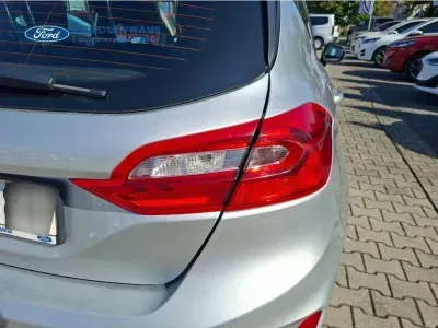 SREBRNY HATCHBACK FORD FIESTA z 2020 r., BENZYNA, skrzynia biegów MANUALNA 55KM, zdjęcie 26 z 29