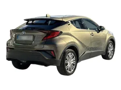 ZIELONY SUV TOYOTA C-HR z 2022 r., HYBRYDA/BENZYNA, skrzynia biegów AUTOMATYCZNA 122KM, zdjęcie 18 z 19