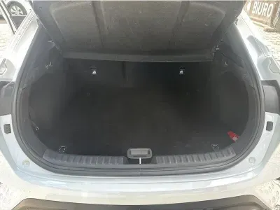 BIAŁY SUV KIA XCEED z 2023 r., BENZYNA, skrzynia biegów AUTOMATYCZNA 160KM, zdjęcie 13 z 19