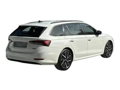 BIAŁY KOMBI SKODA OCTAVIA z 2023 r., BENZYNA, skrzynia biegów AUTOMATYCZNA 150KM, zdjęcie 19 z 19