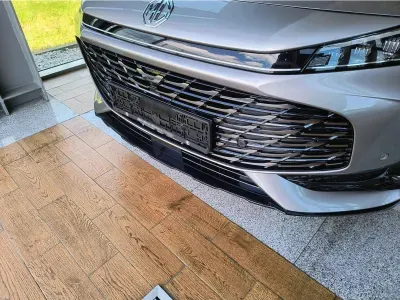 SREBRNY SUV MG HS HYBRID+ z 2026 r., HYBRYDA/BENZYNA, skrzynia biegów AUTOMATYCZNA 224KM, zdjęcie 11 z 16
