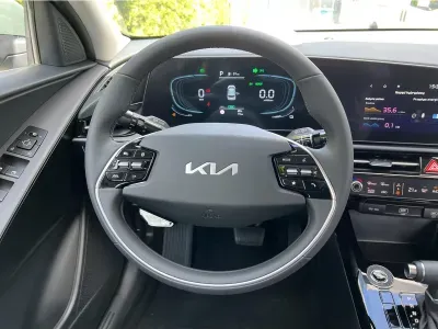 ZIELONY HATCHBACK KIA NIRO z 2026 r., HYBRYDA/BENZYNA, skrzynia biegów AUTOMATYCZNA 136KM, zdjęcie 11 z 19
