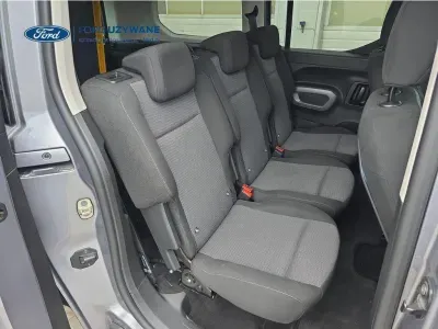 SZARY VAN TOYOTA PROACE CITY VERSO z 2024 r., DIESEL, skrzynia biegów AUTOMATYCZNA 96KM, zdjęcie 10 z 25